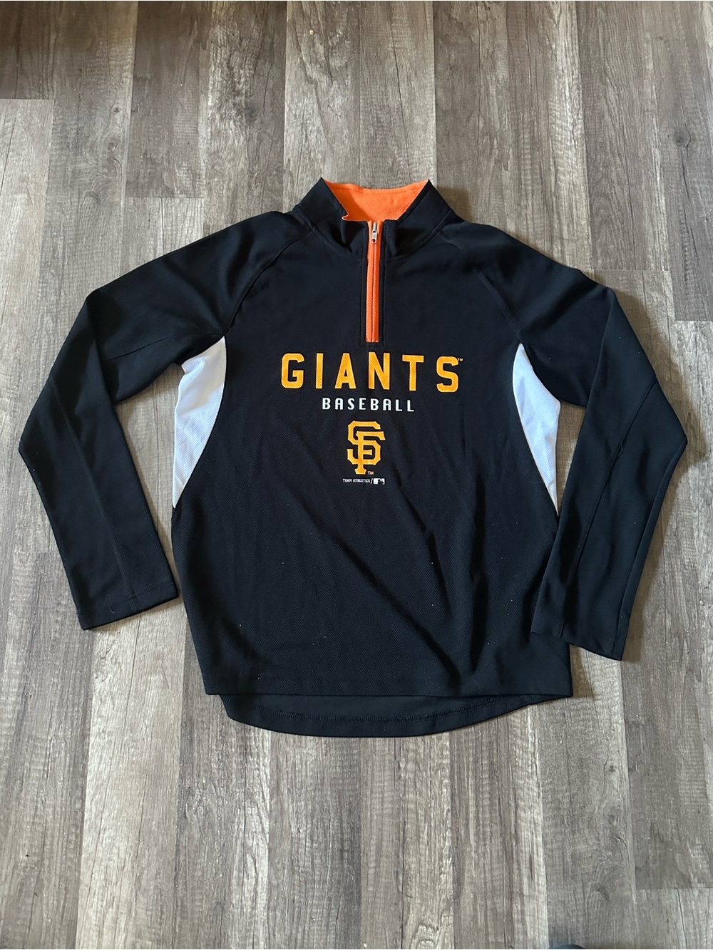 Women’s Giants Genuine Merchandise Team Athletics Half Zip Shirt in size XL
